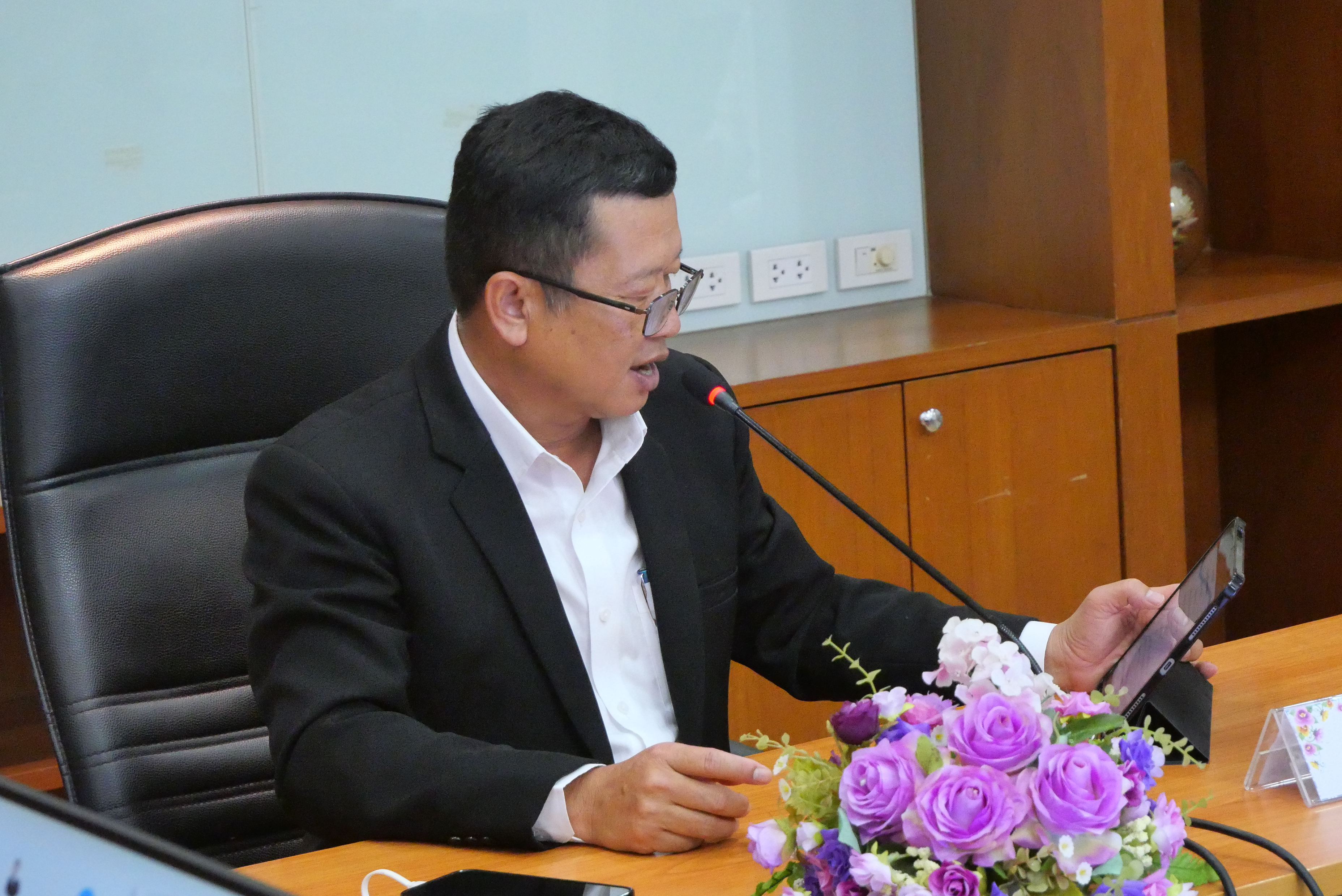title - รองเลขาธิการ ส.ป.ก. เปิดการประชุมการสร้างความรู้ความเข้าใจ เรื่อง การคัดเลือกบุคคลให้ได้รับเงินเพิ่มสำหรับตำแหน่งที่มีเหตุพิเศษ ตำแหน่งนิติกร (พ.ต.ก.) สังกัด ส.ป.ก. ประจำปีงบประมาณ พ.ศ. 2569 